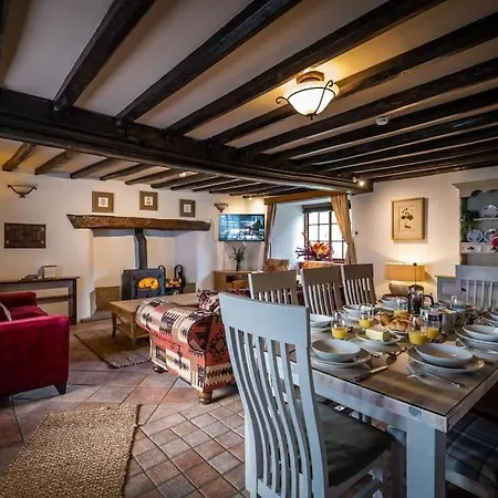 Bordriggs Farm Grade 2 Listed 6 Bedroom, Hot Tub, 13 Guests, 3 Properties Holiday home Bowness-on-Windermere