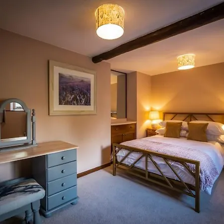 Bordriggs Farm Grade 2 Listed 6 Bedroom, Hot Tub, 13 Guests, 3 Properties