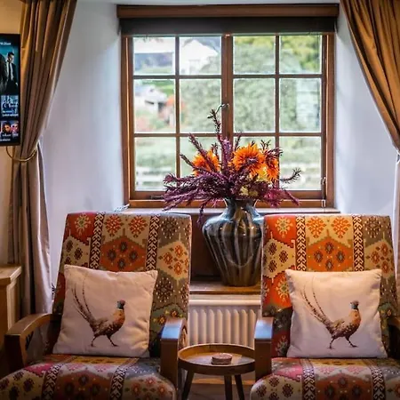 Bordriggs Farm Grade 2 Listed 6 Bedroom, Hot Tub, 13 Guests, 3 Properties Bowness-on-Windermere