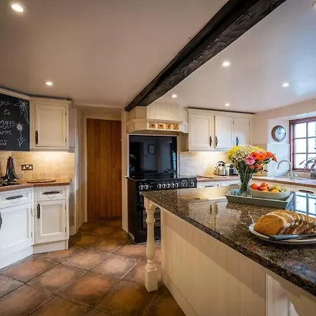 Casa vacanze Bordriggs Farm Grade 2 Listed 6 Bedroom, Hot Tub, 13 Guests, 3 Properties *