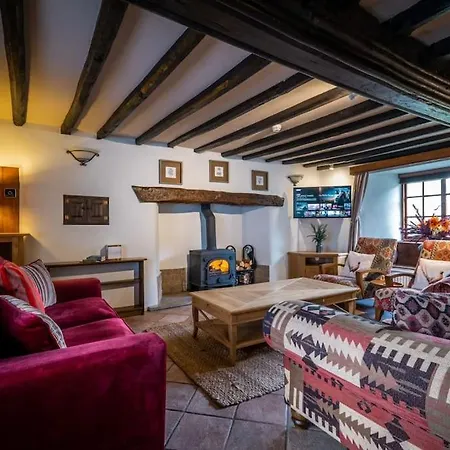 Holiday home Bordriggs Farm Grade 2 Listed 6 Bedroom, Hot Tub, 13 Guests, 3 Properties *