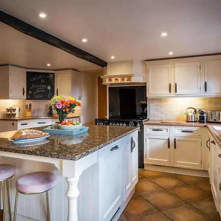 Bordriggs Farm Grade 2 Listed 6 Bedroom, Hot Tub, 13 Guests, 3 Properties Casa vacanze *