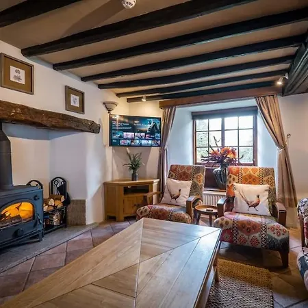 Holiday home Bordriggs Farm Grade 2 Listed 6 Bedroom, Hot Tub, 13 Guests, 3 Properties