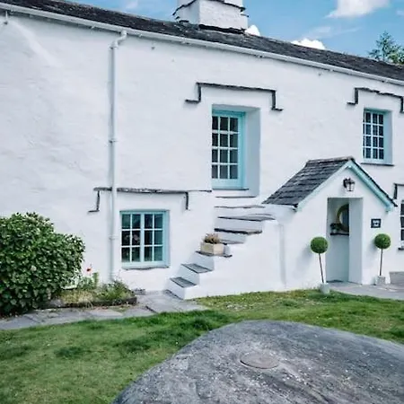 Bordriggs Farm Grade 2 Listed 6 Bedroom, Hot Tub, 13 Guests, 3 Properties * Bowness-on-Windermere