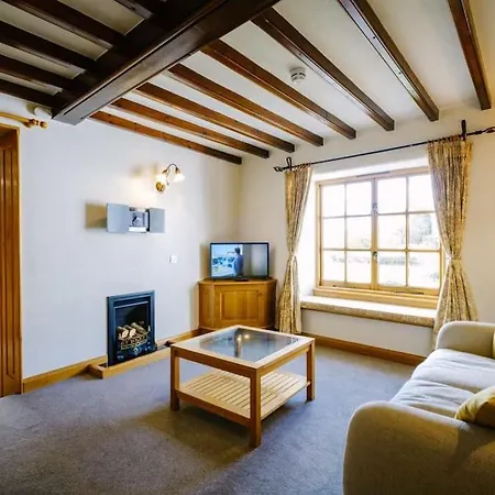 Bordriggs Farm Grade 2 Listed 6 Bedroom, Hot Tub, 13 Guests, 3 Properties Casa vacanze
