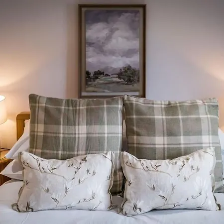 Bordriggs Farm Grade 2 Listed 6 Bedroom, Hot Tub, 13 Guests, 3 Properties 보우네스온윈더미어