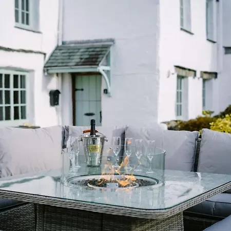 Bordriggs Farm Grade 2 Listed 6 Bedroom, Hot Tub, 13 Guests, 3 Properties *