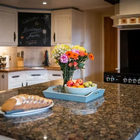 Bordriggs Farm Grade 2 Listed 6 Bedroom, Hot Tub, 13 Guests, 3 Properties 보우네스온윈더미어