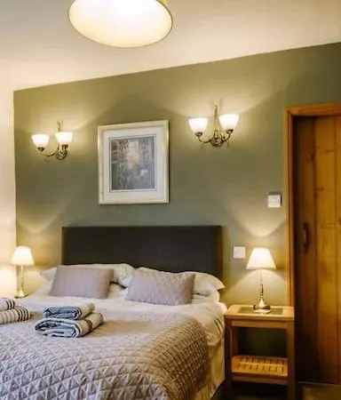 펜션 Bordriggs Farm Grade 2 Listed 6 Bedroom, Hot Tub, 13 Guests, 3 Properties