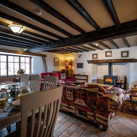 Bordriggs Farm Grade 2 Listed 6 Bedroom, Hot Tub, 13 Guests, 3 Properties 펜션